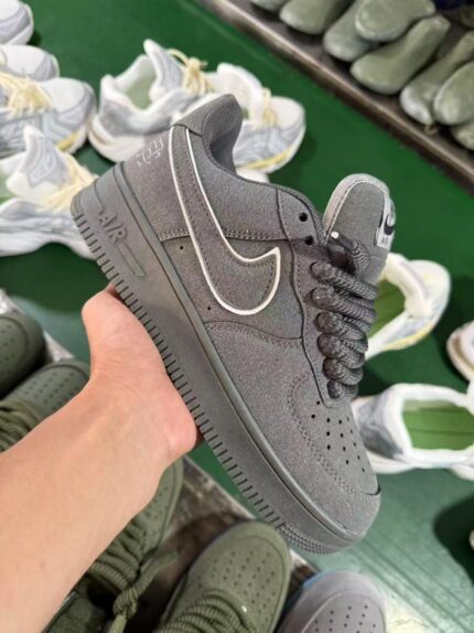 NIKE SNEAKERS [S3]