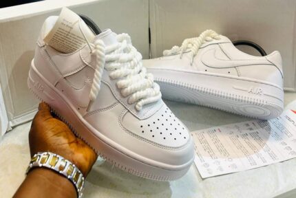 NIKE SNEAKERS [S3]