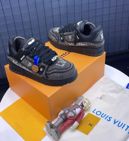 LOUIS VUITTON SNEAKERS [S3]