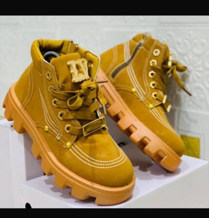 LOUIS VUITTON SNEAKERS [S10]