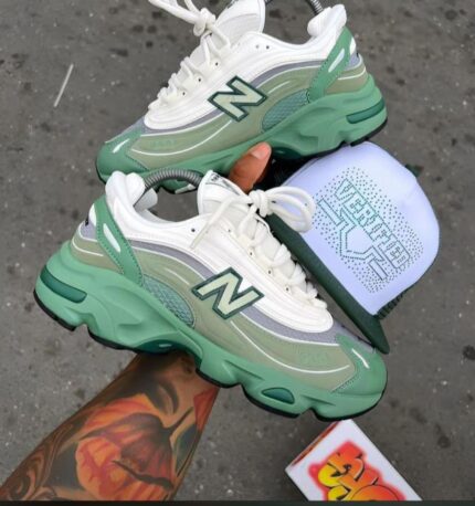 NEW BALANCE SNEAKERS [S1]