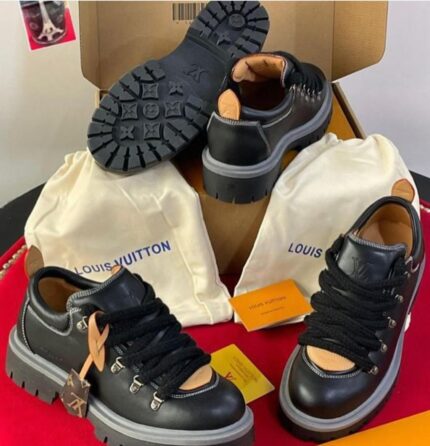 LOUIS VUITTON SNEAKERS [S1]