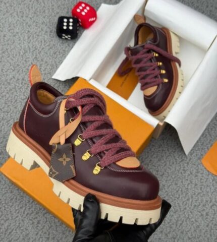 LOUIS VUITTON SNEAKERS [S1]