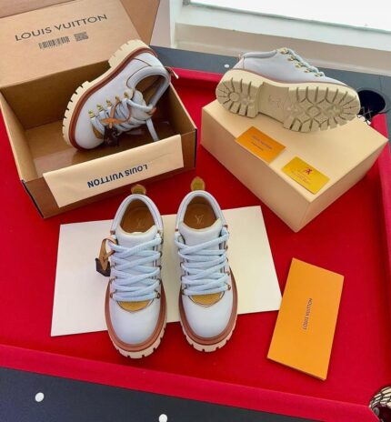 LOUIS VUITTON SNEAKERS [S1]