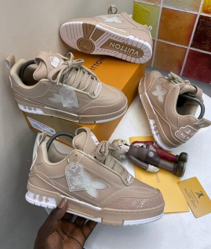 LOUIS VUITTON SNEAKERS [S3]