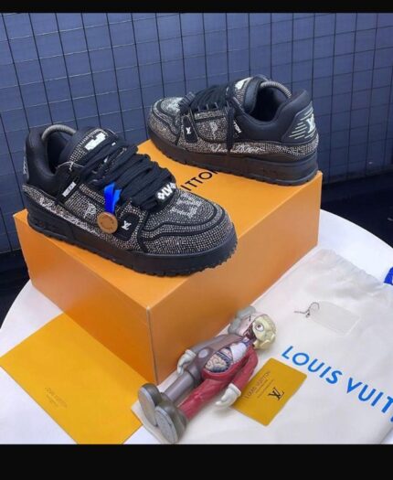 LOUIS VUITTON SNEAKERS