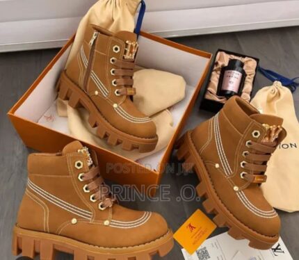 LOUIS VUITTON SNEAKERS