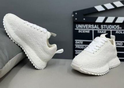 LOUIS VUITTON SNEAKERS [S11]