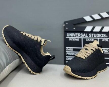 LOUIS VUITTON SNEAKERS [S11]