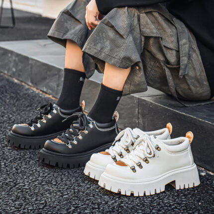 LOUIS VUITTON SNEAKERS [S11]