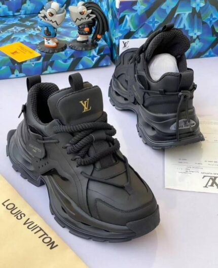 LOUIS VUITTON SNEAKERS [S13]