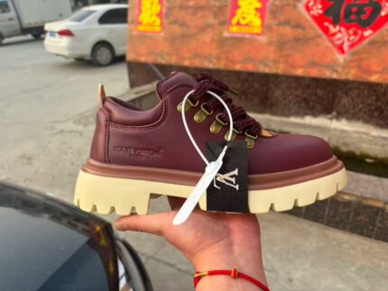 LOUIS VUITTON  SNEAKERS [S1]