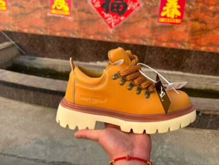 LOUIS VUITTON  SNEAKERS [S1]